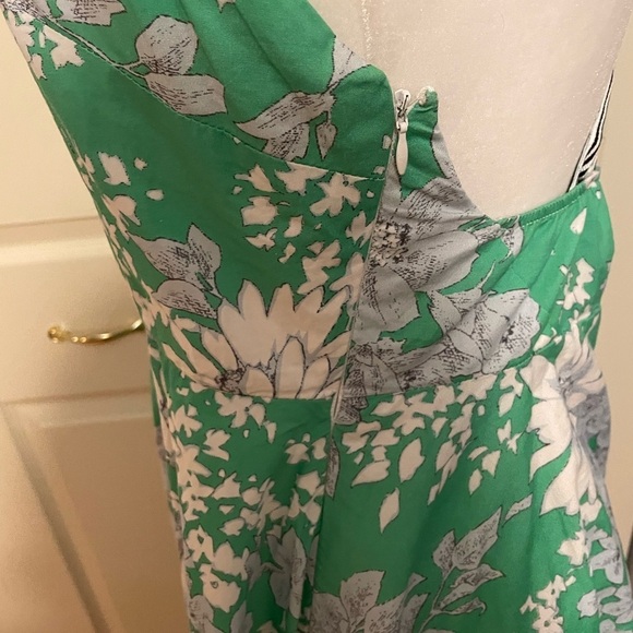 Tuckernuck Lila Apron Floral Green Summer Dress Large - Picture 4 of 9